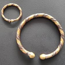 Bague de protection africaine : secrets puissants pour attirer chance et protection